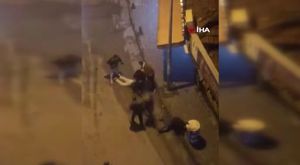 Kamyonete çarpan motosikletli ve arkadaşı böyle savruldu