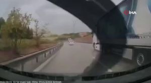 Cemaatin ayakkabılarını denedi, kendine olanı çaldı