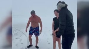 SİLAHLI KUYUMCU SOYGUNU KAMERADA: 3 MİLYONLUK ALTIN ÇALINDI