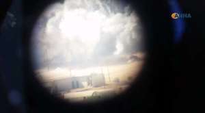 VİDEO  Cerablus'a giden TSK tanklarının vurulma görüntüleri