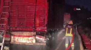 Seyir halindeki otomobil alev alev yandı