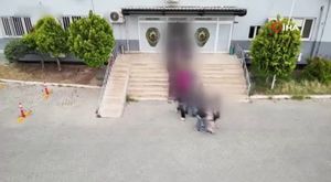 Trafik levhalarında anne sözleri: Yeni sildim oraları