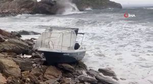 Fırtına tekneyi Balıkesir'den Çanakkale'ye sürükledi!