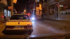 Bursa'da kamyonetle gezerken polise yakalanan çocuk polis arabasına çarptı