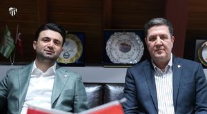 Kurye kılığıyla girdiler, silahla alıkoydular... Özel Harekat kapıları koçbaşıyla kırdı