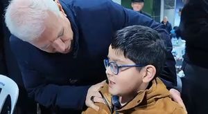 Manisa'da tır işçi servisine çarptı: 23 yaralı