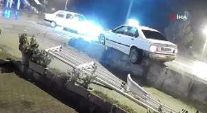 Ev sahibiyle anlaşamayan kiracı, derdini astığı kağıtlarla anlattı