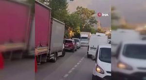 Kavga ettiği kişinin yüzüne uçan tekme attı... O anlar kamerada