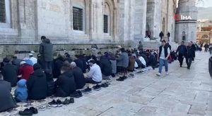 Bursa'da dere taştı! Sel sularında araçta mahsur kalan sürücü kurtarıldı