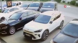 Bursa'da yanan mobilya fabrikasındaki hasar günün ilk ışıklarıyla ortaya çıktı