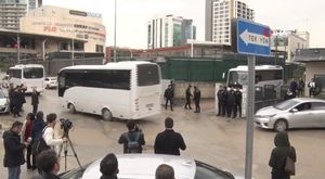 Bursa'da şiddetli lodos zor anlar yaşatmaya devam ediyor