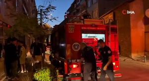 Cemaatin ayakkabılarını denedi, kendine olanı çaldı