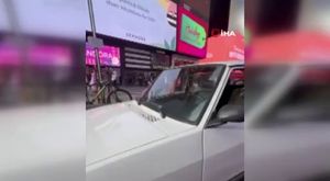 Uludağ'da kış uykusuna yatamayan ayılar yemek aramaya çıktı