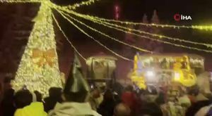 Bursa'da 30 Ağustos coşkusu...Binlerce kişi fener alayında buluştu, Nilüfer'i dinledi