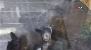 Türk restoranına yapılan saldırının faillerinden biri yakalandı