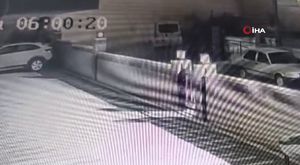 3 araca kaza yaptırıp vatandaşlar tarafından durduruldu... Kaza anı kamerada