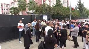 Antalya'da park halindeki minibüs alev alev yandı
