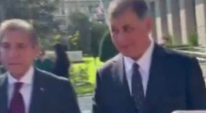 PEHLİVANLARI ALNINDAN ÖPMÜŞTÜ: ELEŞTİRİLERE YANIT VERDİ