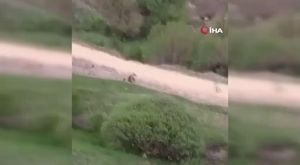 Bursa'da bacağı demire saplanan çocuğu itfaiye kurtardı