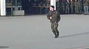 Michael Jackson Dansı Yapan Asker