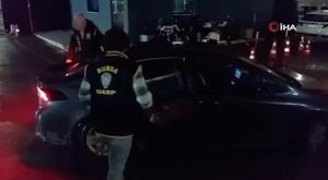 Bursa’da seyir halindeki araç alev alev yandı