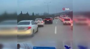 Bursa'da istenen seviyede satışı yapılamayan kurbanlıklar için satıcılar indirim yaptı