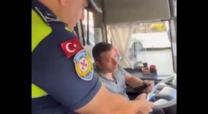 Hatay’da köprüden uçan tırın sürücüsü kayıplara karıştı!