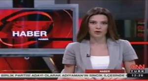 CNN Türk Spikeri Depreme Canlı Yayında Yakalandı