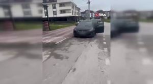 Bursa'da otopark tartışması kavgaya dönüştü: Sürücüye saldırı kamerada