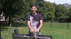 Ice Bucket Challenge'a sıvı nitrojenle katılan adam