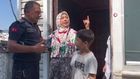 Hanife Teyze alevlere meydan okudu