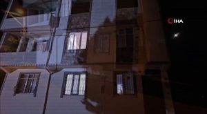 Bursa'da feci kaza! Otobüse çarpmamak için eve daldı