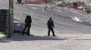 Bursa'da eşi tarafından öldürülen diş doktoru toprağa verildi