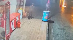 Adana'da su borusu patladı, caddeler göle döndü