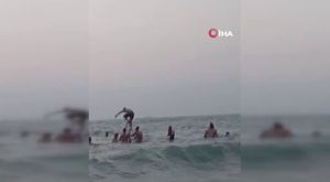 Okuduğu şiirle herkesi kendine hayran bıraktı