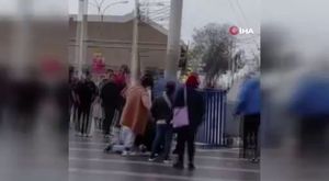 Otomobil ile motosikletin kazası kamerada: 1 yaralı