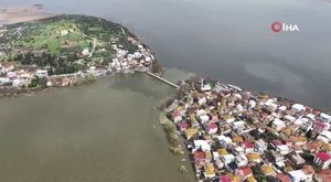 Bursa'da şiddetli lodos zor anlar yaşatmaya devam ediyor