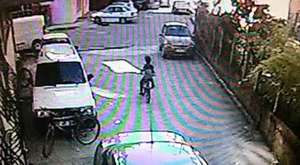 Bisikletli küçük hırsız kameralara yakalandı