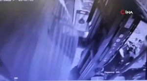 Sürücünün refleksi kazayı böyle önledi