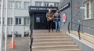 Bursa'da kontrolden çıkan araç durağa daldı