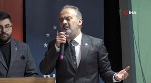 Bursa Uludağ’da aç ayılar köpek sürüsü ile kavga etti