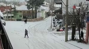 Bursa'da şok baskın! Evde silah, tarihi eser, uyuşturucu ele geçirildi