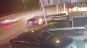 Bursa’da feci motosiklet kazası kamerada: 3 yaralı