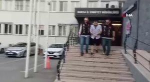 Hasta öğrencisine karnesini evinde vererek sürpriz yaptı