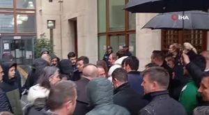 Bursa'da hafriyat kamyonu, otomobili böyle savurdu: 4 yaralı