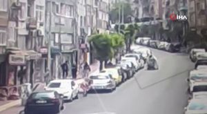 Bursa'da minibüs ile otomobil çarpıştı