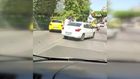 Korumak istediği yolcu taksisi ile son sürat uzaklaştı, şoför arkasından bakakaldı