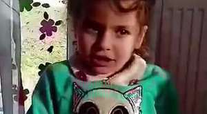 küçük melek dersini okuyor