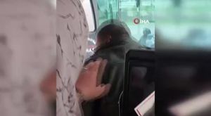 Bursa'da anne ve yavru ayı vatandaş kamerasına yansıdı