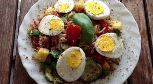 Thunfischsalat mit Ananas und Ei - Super lecker & gesunder Thunfisch Salat für den Gourmet - Rezept